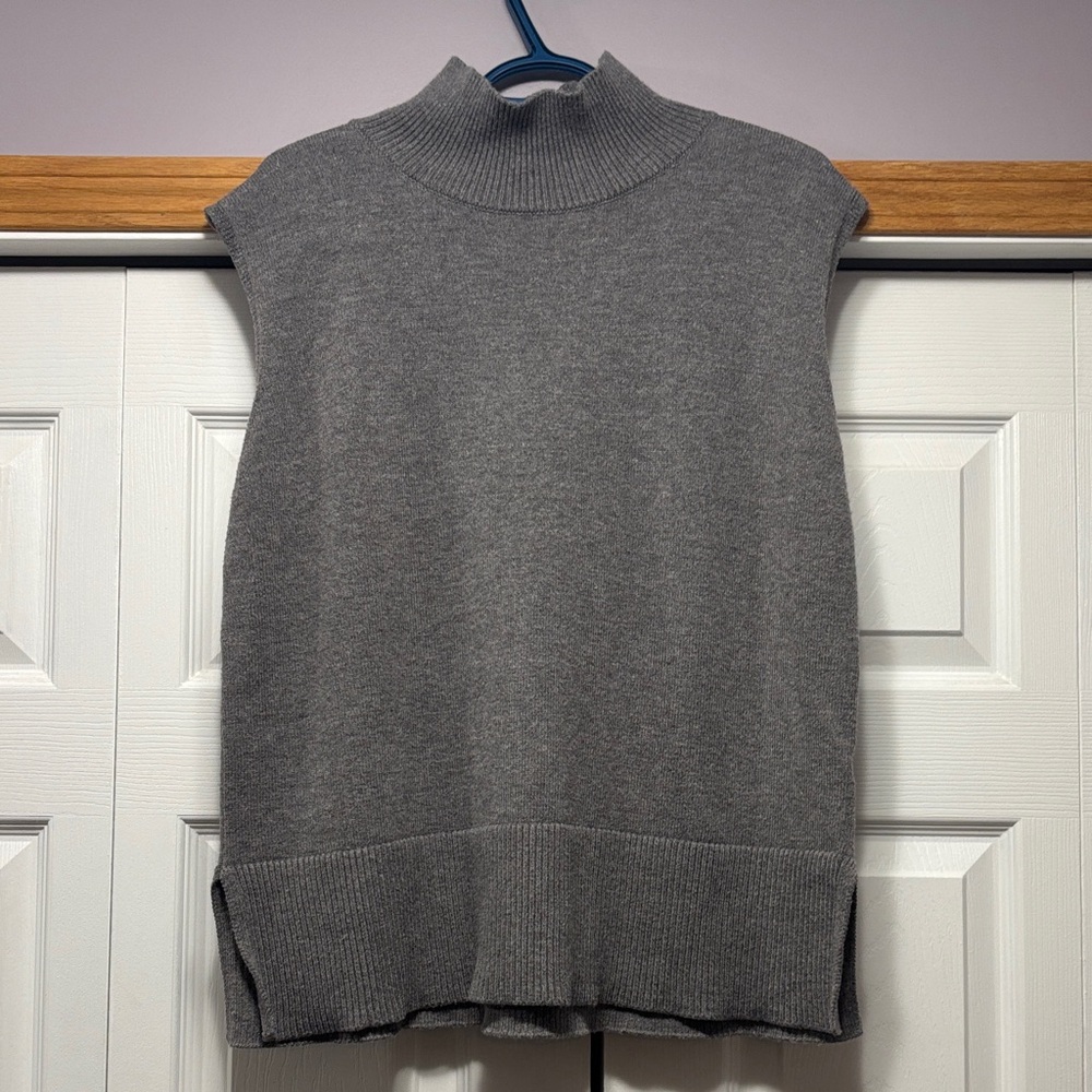 BB Dakota Heather Gray Sleeveless Mock Neck Sweater Vest Large